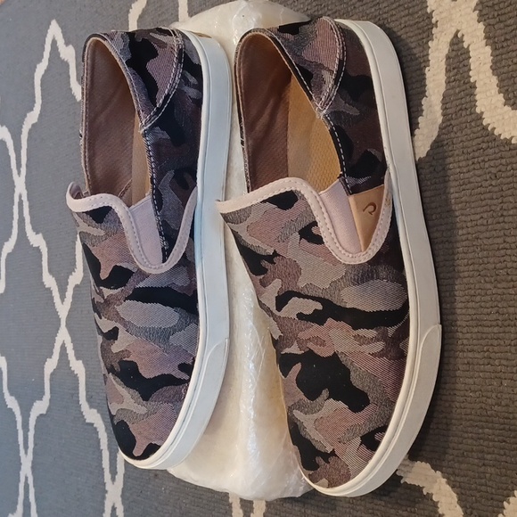 OLUKAI PEHUEA PA'I Camo Slip On Shoes Women's 10 - Picture 5 of 16
